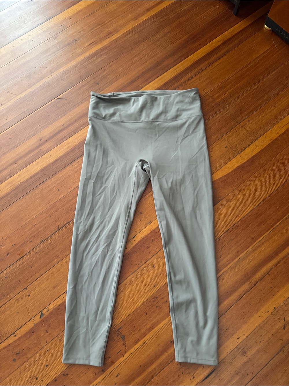 Women’s ' High-Waist Active Leggings in Sage Green